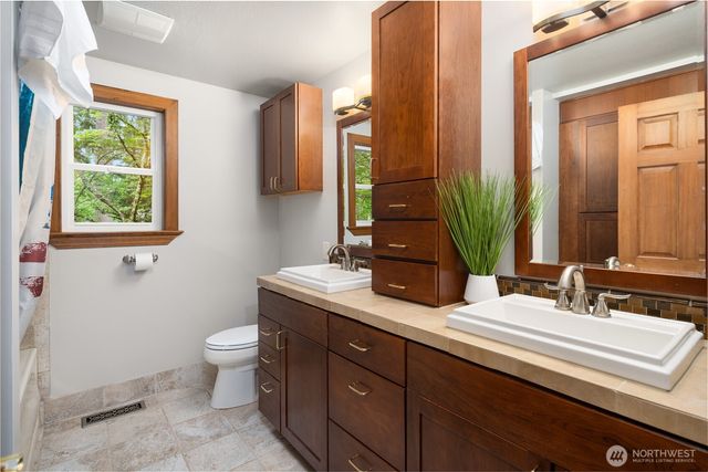 21422 SE 37th Street, Sammamish, WA 98075