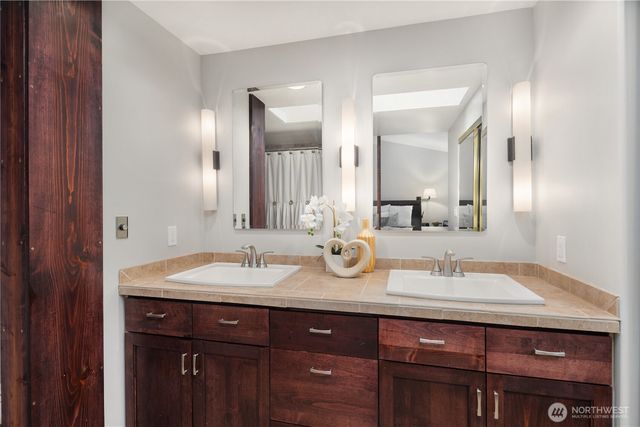 21422 SE 37th Street, Sammamish, WA 98075