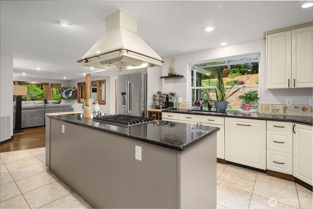 21422 SE 37th Street, Sammamish, WA 98075