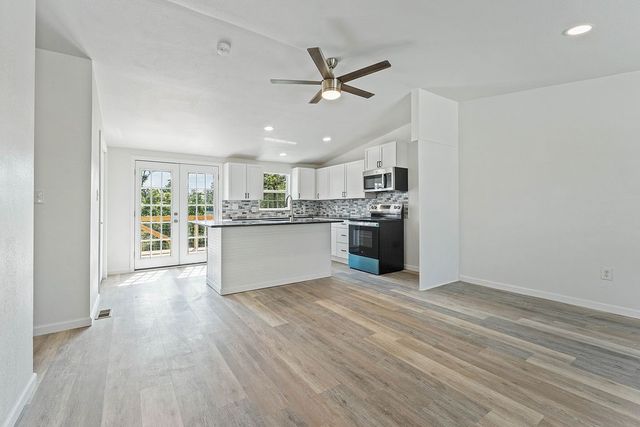 10177 Bonnabel Road, Rogers, AR 72758