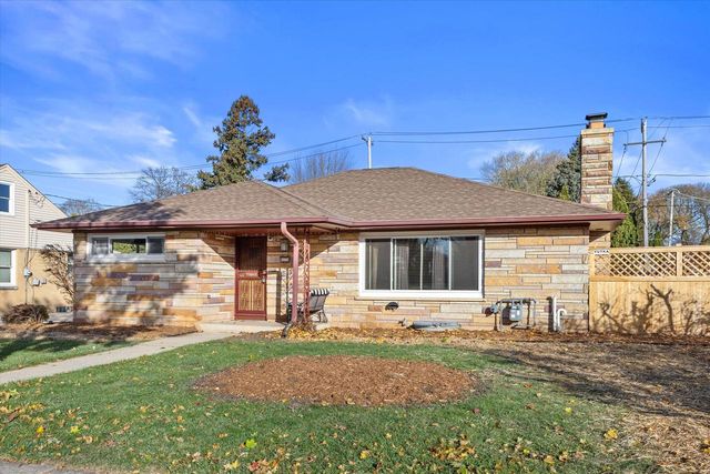 9230 W Center STREET, Milwaukee, WI 53222