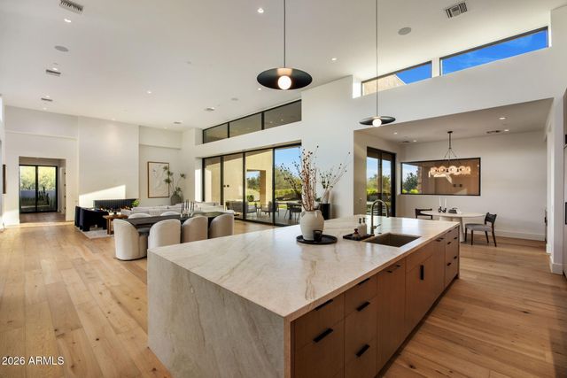 7498 E WHISPER ROCK Trail, Scottsdale, AZ 85266