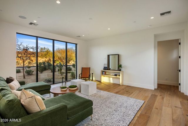 7498 E WHISPER ROCK Trail, Scottsdale, AZ 85266