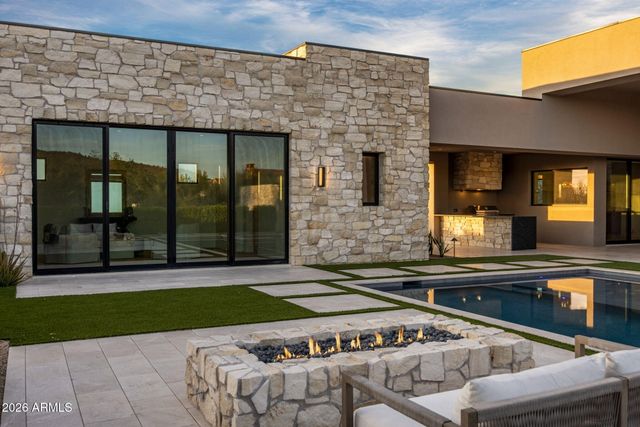 7498 E WHISPER ROCK Trail, Scottsdale, AZ 85266