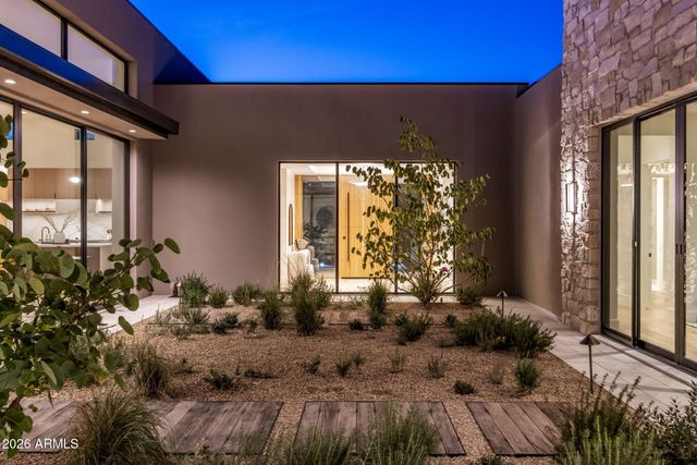 7498 E WHISPER ROCK Trail, Scottsdale, AZ 85266