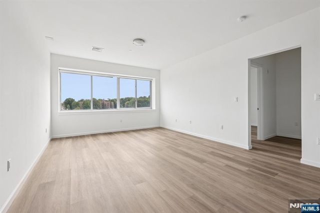 2 Executive Drive 917, Fort Lee, NJ 07024