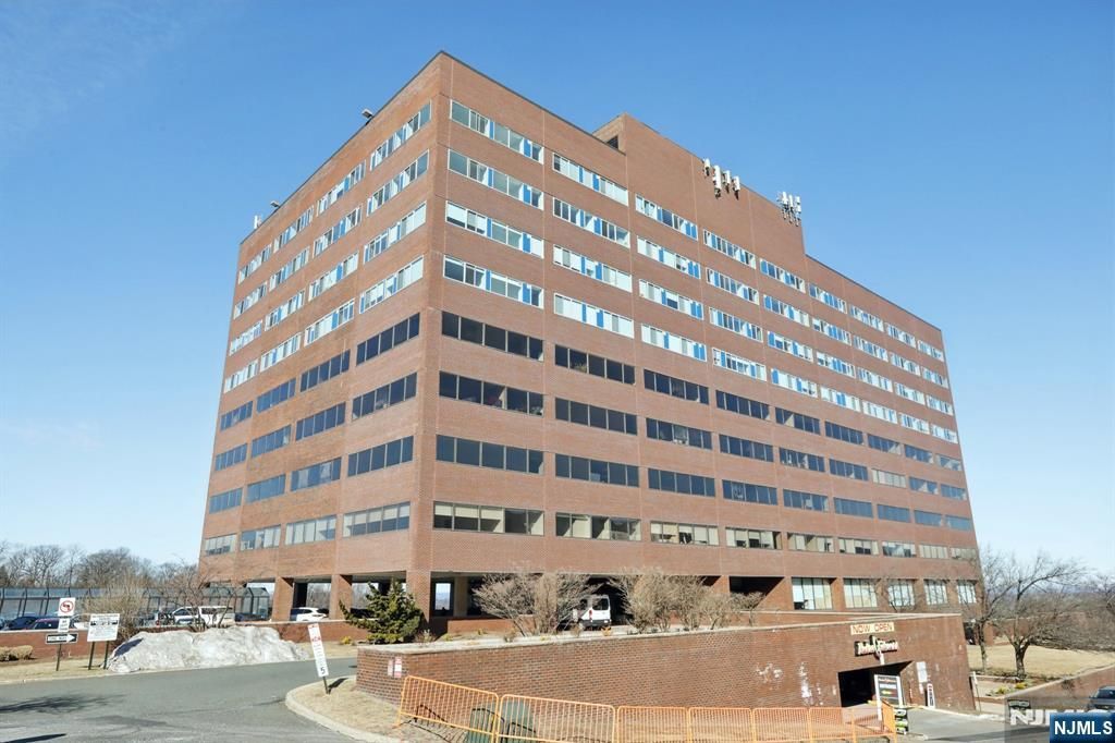 2 Executive Drive 917, Fort Lee, NJ 07024