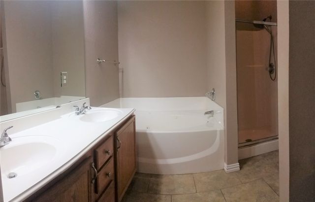 8640 Rainy Lake Drive, Fort Worth, TX 76244