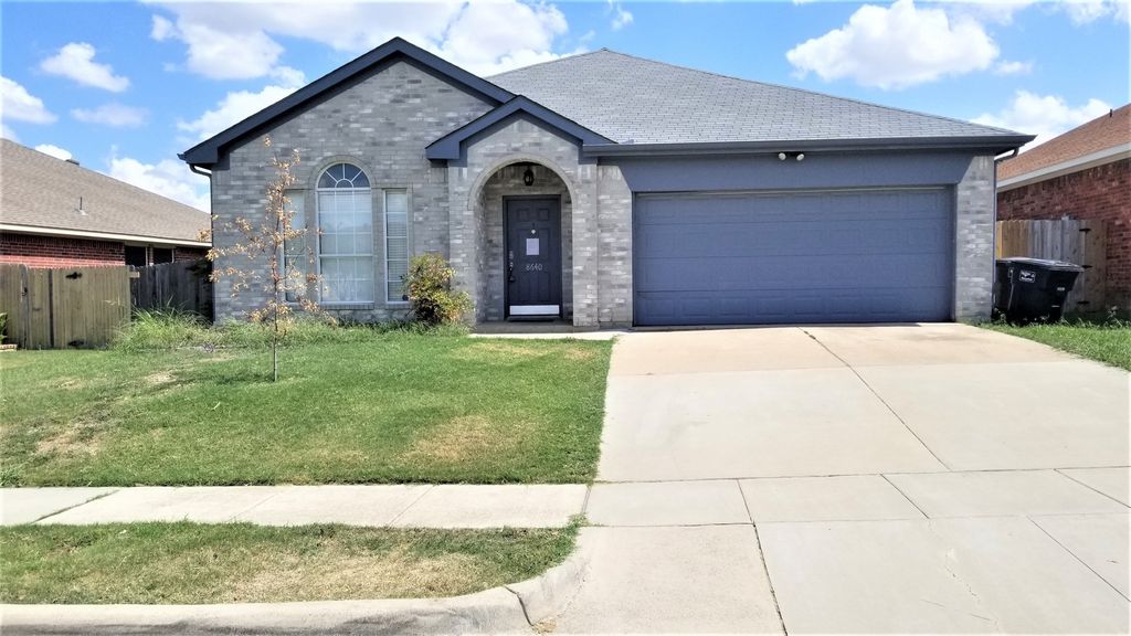 8640 Rainy Lake Drive, Fort Worth, TX 76244
