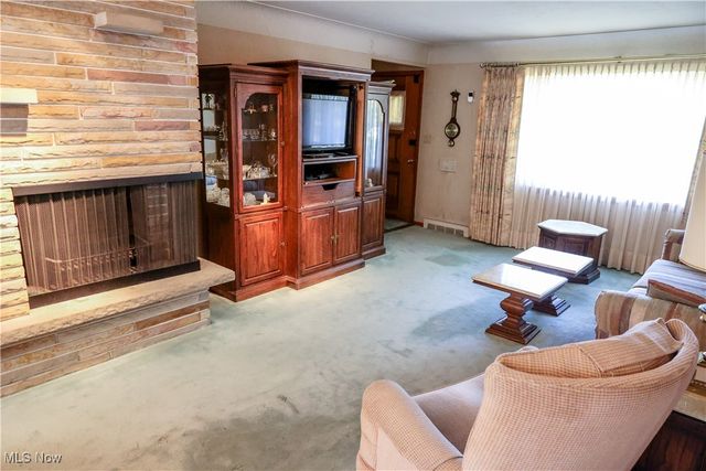 5833 Kuenzer Drive, Seven Hills, OH 44131