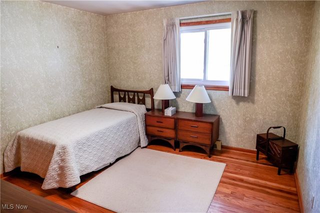 5833 Kuenzer Drive, Seven Hills, OH 44131