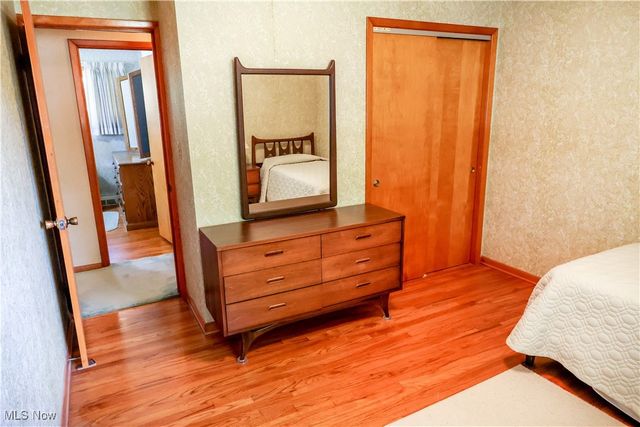 5833 Kuenzer Drive, Seven Hills, OH 44131