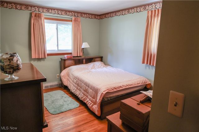 5833 Kuenzer Drive, Seven Hills, OH 44131