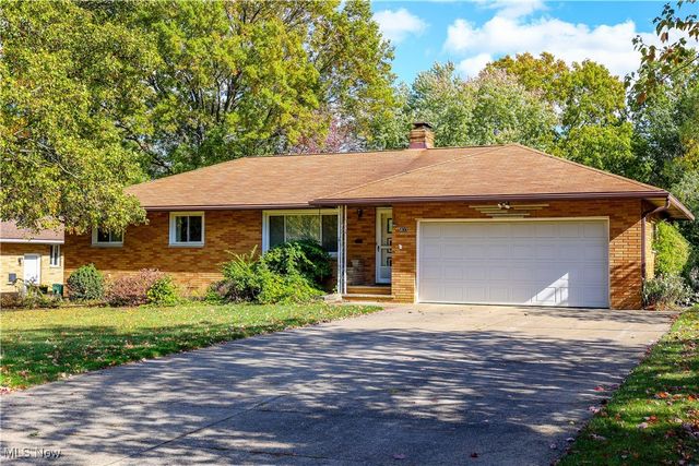 5833 Kuenzer Drive, Seven Hills, OH 44131