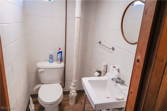 5833 Kuenzer Drive, Seven Hills, OH 44131