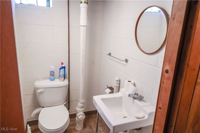 5833 Kuenzer Drive, Seven Hills, OH 44131