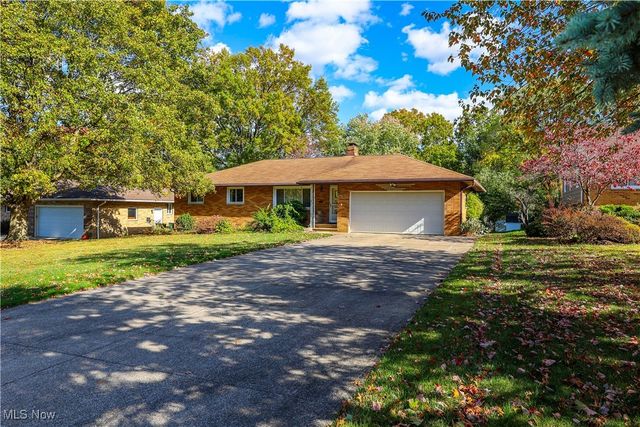 5833 Kuenzer Drive, Seven Hills, OH 44131