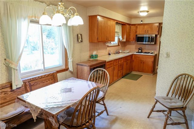 5833 Kuenzer Drive, Seven Hills, OH 44131