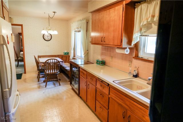 5833 Kuenzer Drive, Seven Hills, OH 44131