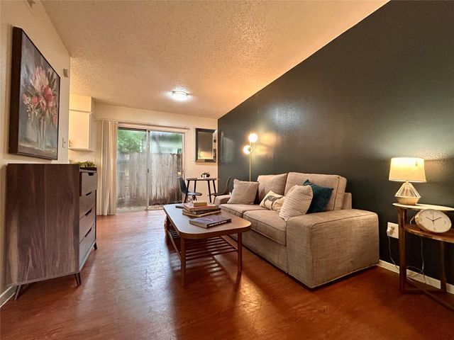 4209 Avenue B Ave 209, Austin, TX 78751