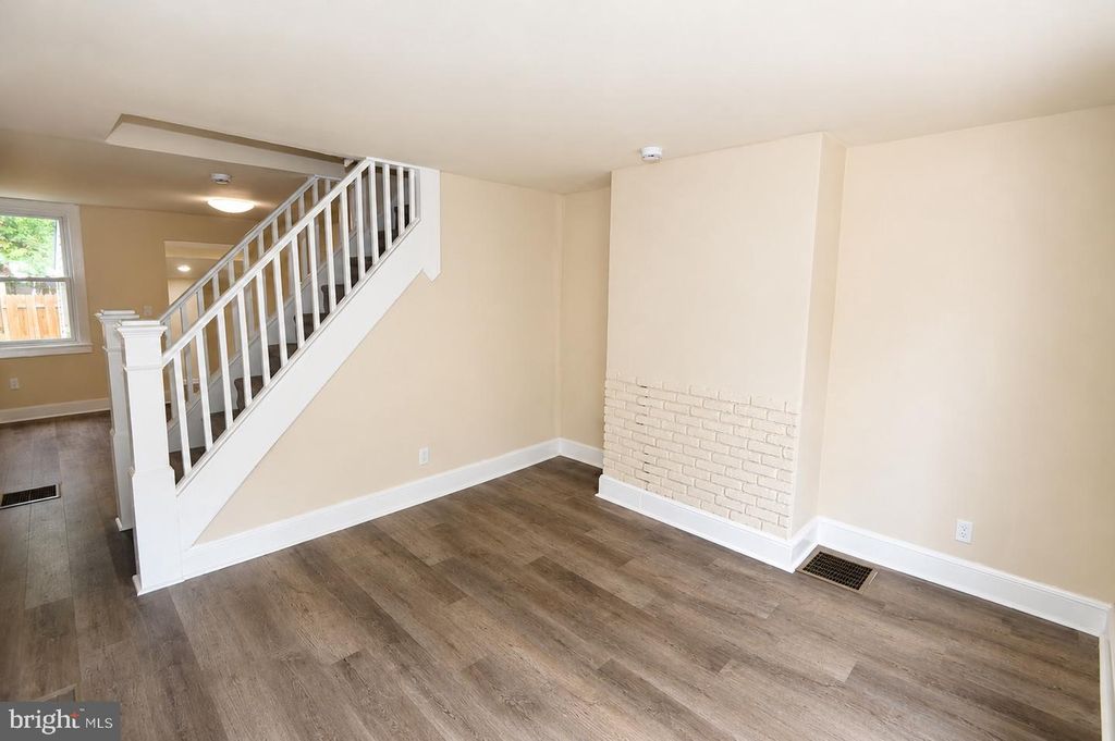 319 YORK ST, BURLINGTON, NJ 08016 — photo 3