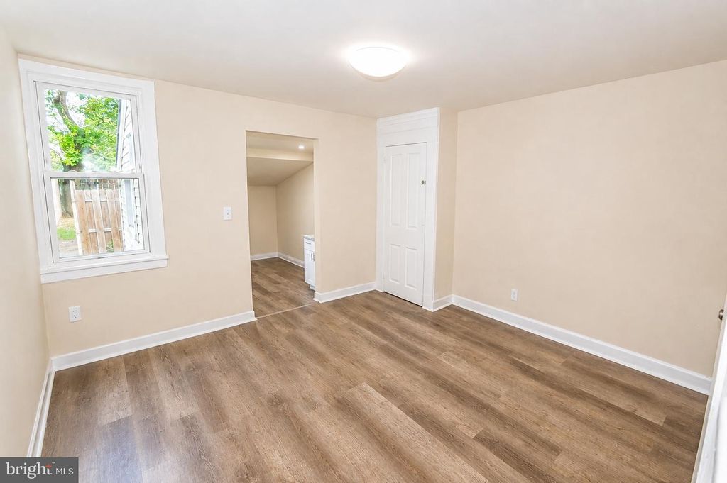 319 YORK ST, BURLINGTON, NJ 08016 — photo 5