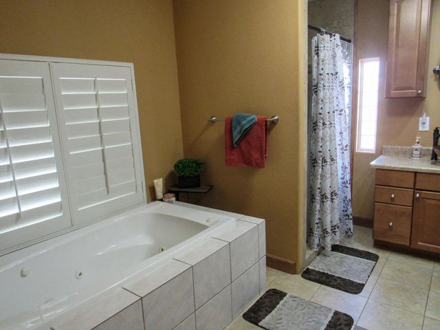 39237 Desert Greens Drive E, Palm Desert, CA 92260