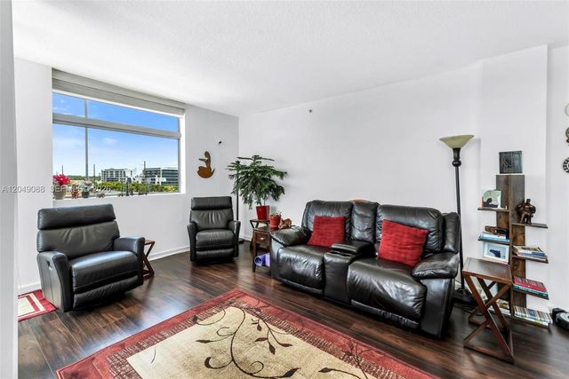 140 S Dixie Hwy 501, Hollywood, FL 33020