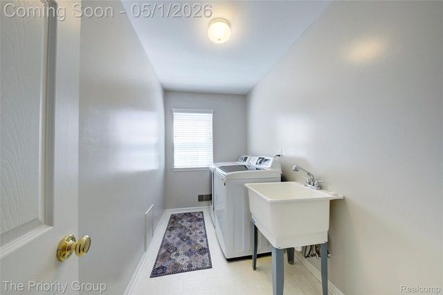 6083 Village Court, Independence Charter Township, MI 48346
