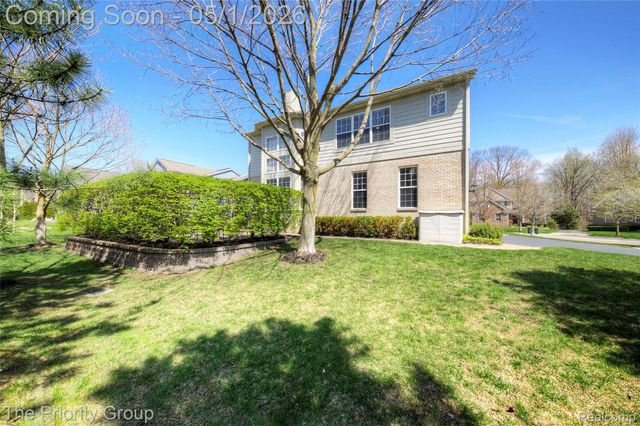 6083 Village Court, Independence Charter Township, MI 48346