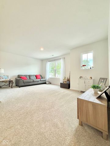 7786 Garnet Avenue, Indianapolis, IN 46268