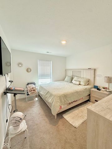 7786 Garnet Avenue, Indianapolis, IN 46268