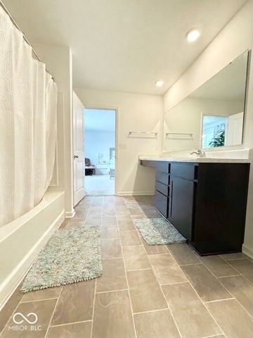 7786 Garnet Avenue, Indianapolis, IN 46268