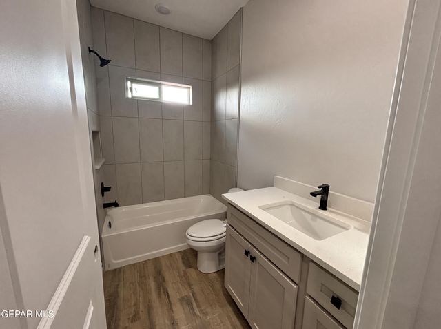 10371 Manzana Road A, Socorro, TX 79927