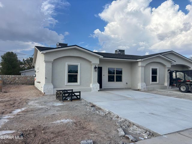 10371 Manzana Road A, Socorro, TX 79927