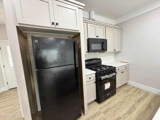 10371 Manzana Road A, Socorro, TX 79927