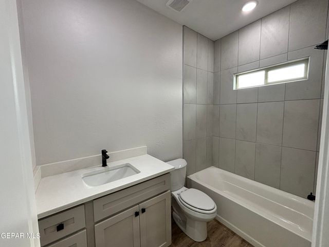 10371 Manzana Road A, Socorro, TX 79927