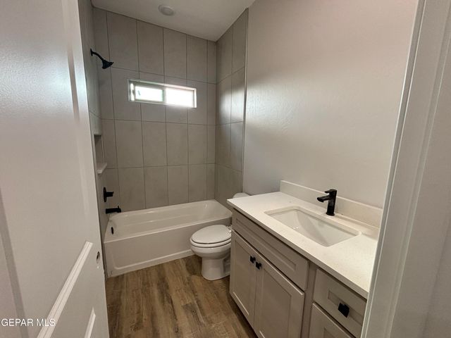 10371 Manzana Road A, Socorro, TX 79927