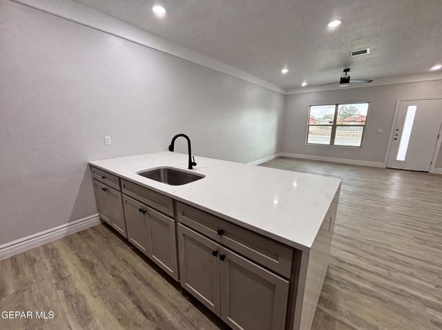 10371 Manzana Road A, Socorro, TX 79927