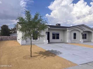10371 Manzana Road A, Socorro, TX 79927