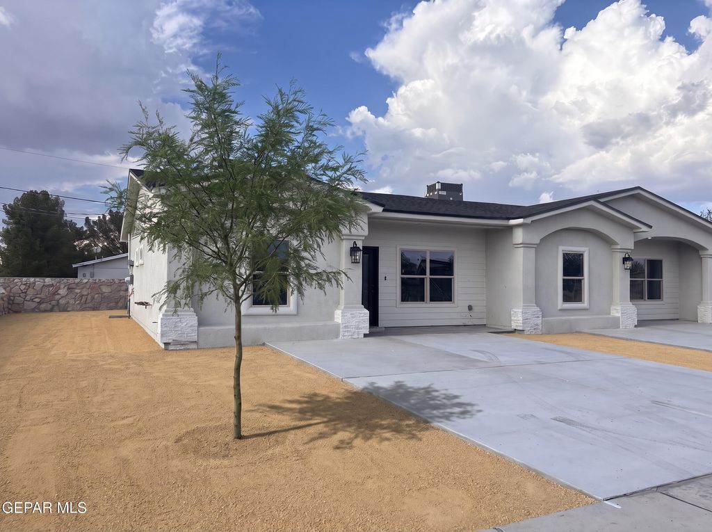 10371 Manzana Road A, Socorro, TX 79927