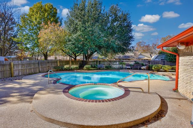 417 Willow Way, Gainesville, TX 76240