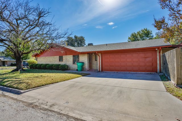 417 Willow Way, Gainesville, TX 76240