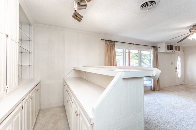 417 Willow Way, Gainesville, TX 76240