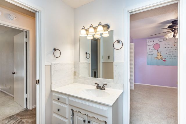 417 Willow Way, Gainesville, TX 76240