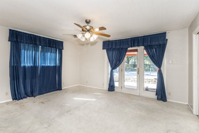 417 Willow Way, Gainesville, TX 76240