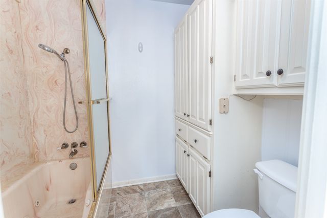 417 Willow Way, Gainesville, TX 76240