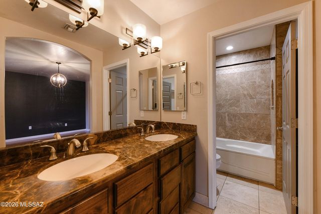 120 S Placita Colonia Solana, Tucson, AZ 85716