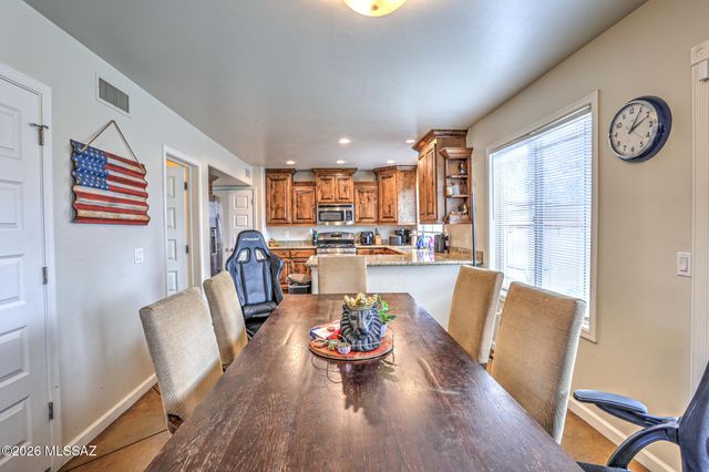 120 S Placita Colonia Solana, Tucson, AZ 85716