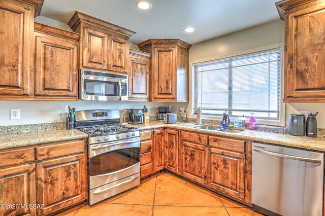 120 S Placita Colonia Solana, Tucson, AZ 85716